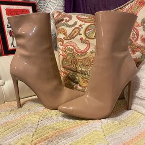 Steve Madden Wagner beige stiletto booties 7.5M